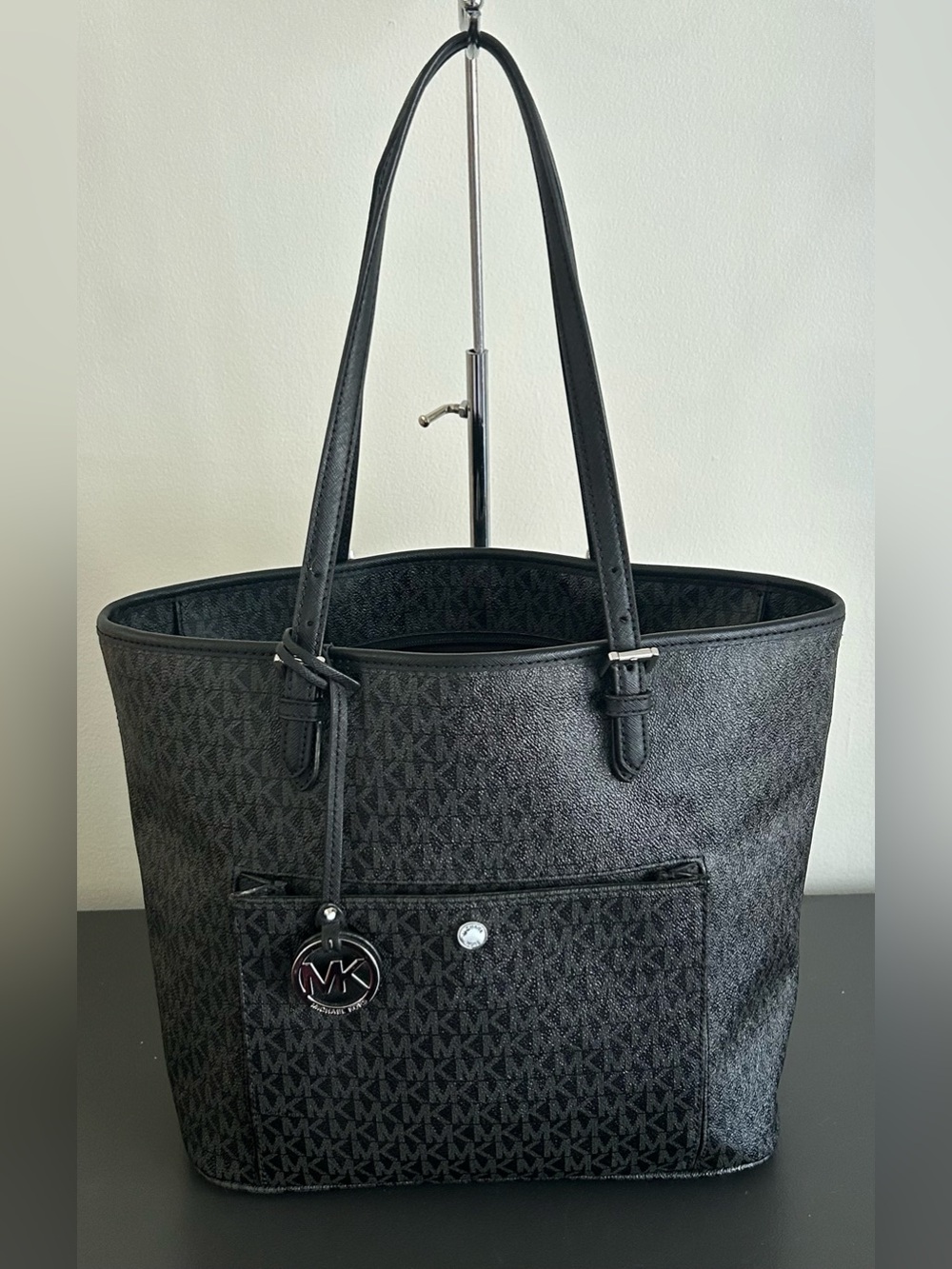 Michael Kors Black Jet Set Signature MK Tote Bag structured bag Silver Hardware - Picture 13 of 13